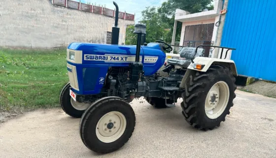 Swaraj 744 XT